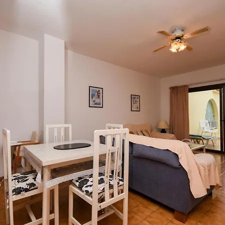 Mare 68 - Two Bed Lägenhet *